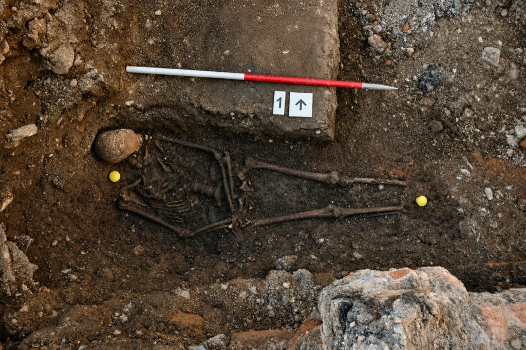 King Richard III remains found in municipal car parking lot in Leicester
