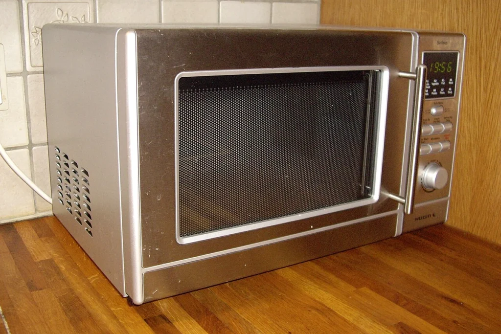How Microwave Heats Water Without a Fire