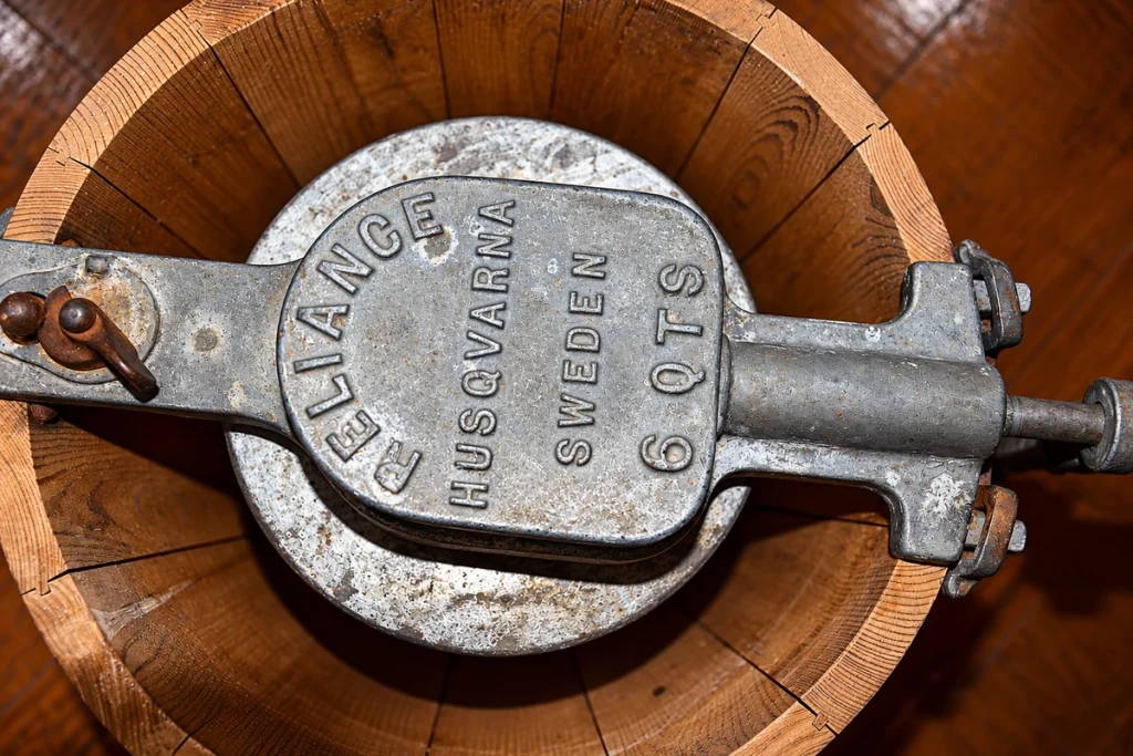 Ice Cream maker wooden bucket